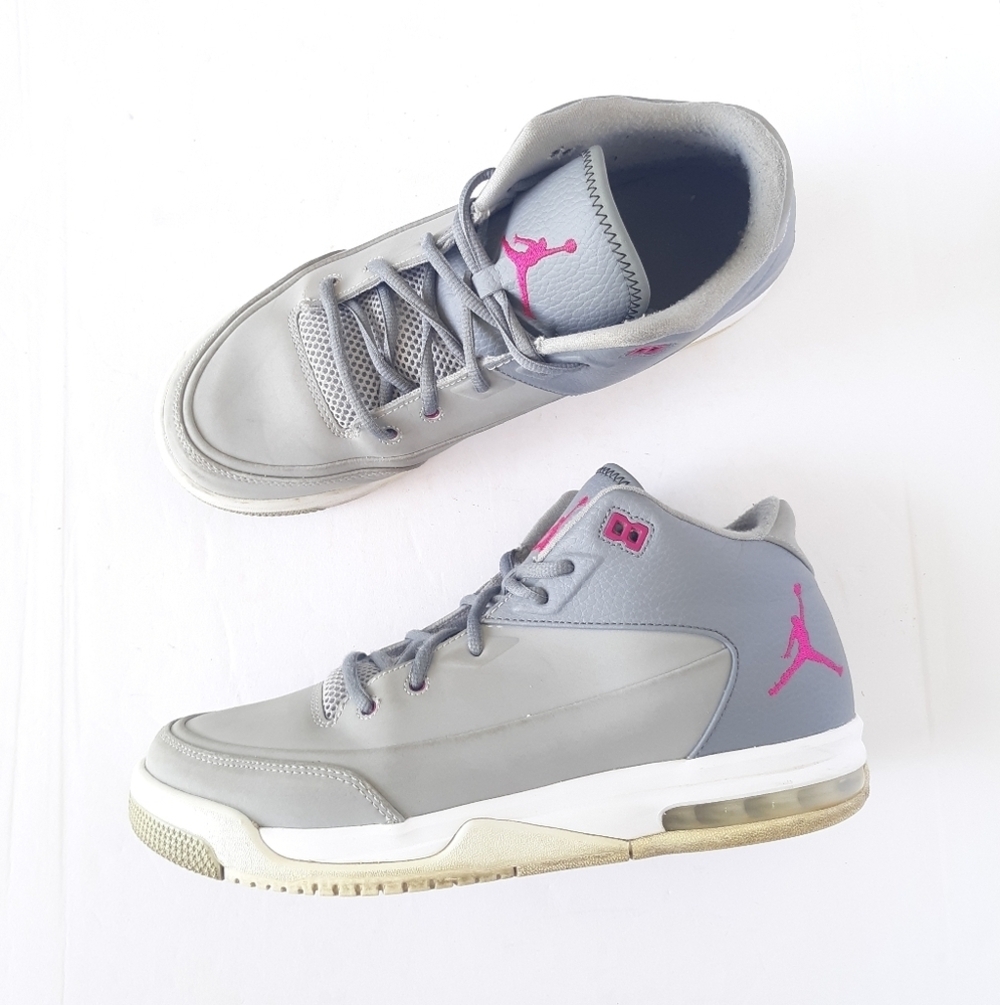 Jordan Flight Origin 3 Big Kids size 9.5Y